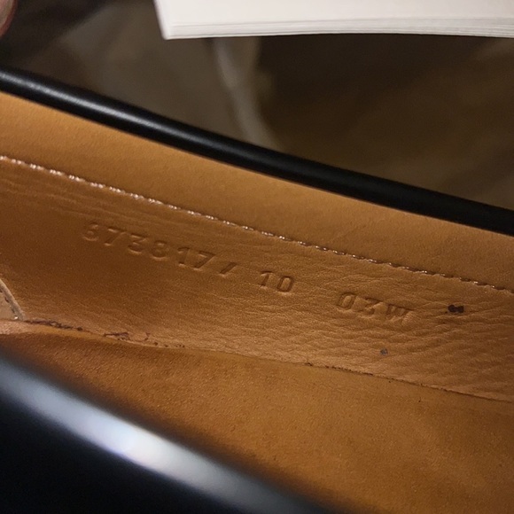 Gucci print loafers for sale! Worn 2x Very good condition!Selling to consolidate - Picture 2 of 6